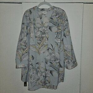 NEVER WORN Jaclyn Smith Light Grey Floral Blouse (3X)